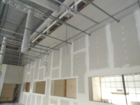 parede drywall w116  com as juntas tratada